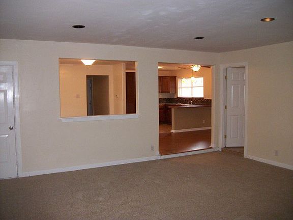 2nd image of 2102 Sun Ave