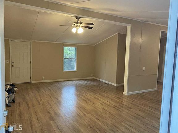 4th image of 52 Crocus Dr