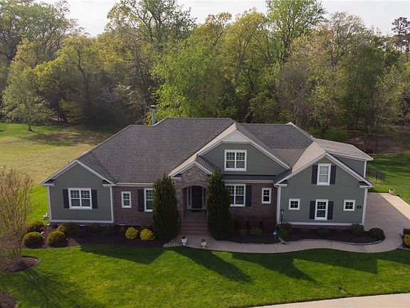 3rd image of 1937 Governors Pointe Dr