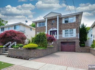 944 Maple Ave, Ridgefield, NJ 07657