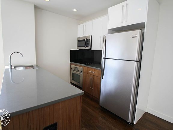 3rd image of 1209 Dekalb Ave APT 110