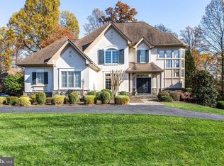 10921 Shallow Creek Dr, Great Falls, VA 22066