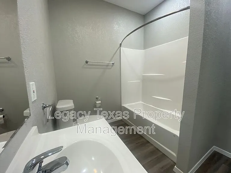 1113 S Walnut St #A — Photo 21