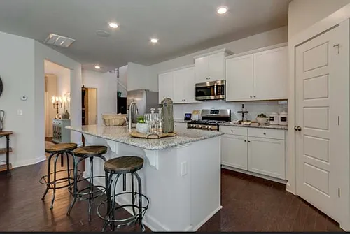 140 Dale Dr Photo 1
