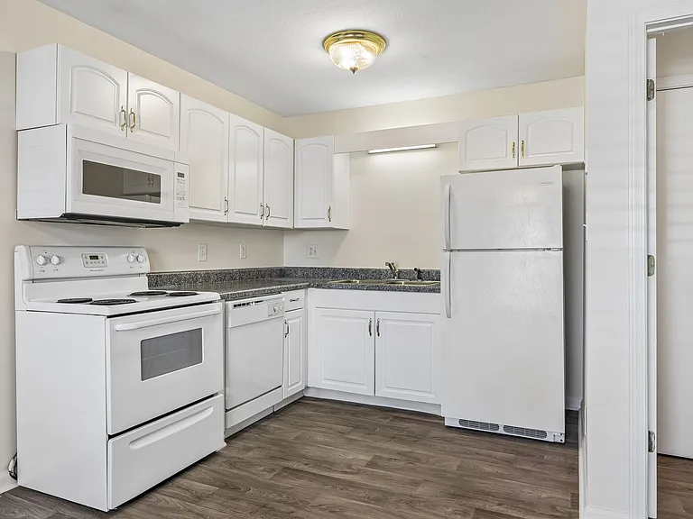 Legacy Village — Photo 90