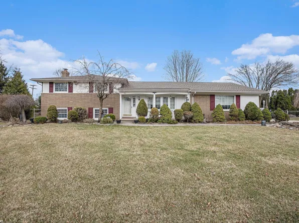 37378 Ruth Dr, Sterling Heights, MI 48312