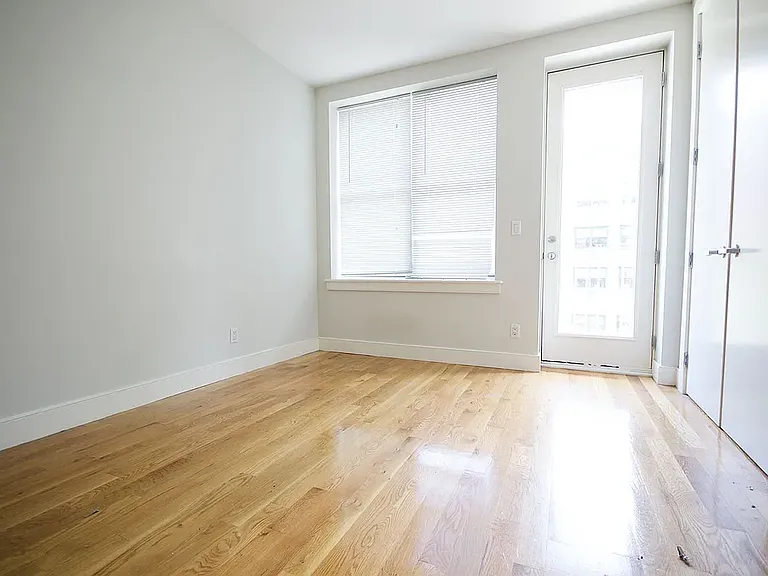 28 Fayette St #3R — Photo 2