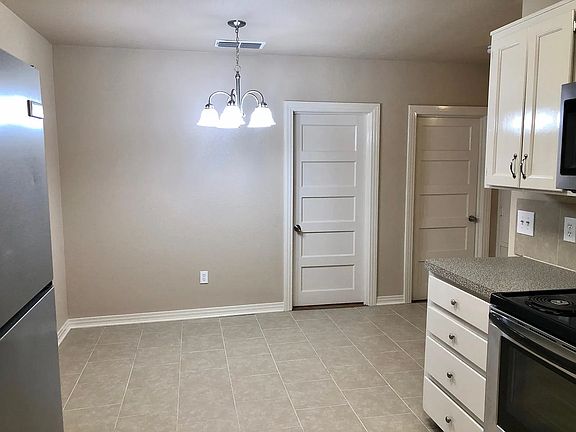 4th image of 515 Palmetto Dr