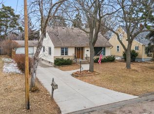 758 McKnight Rd N, Maplewood, MN 55119