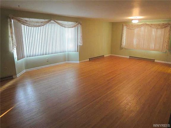 3rd image of 4600 Hedgewood Dr