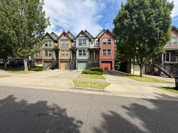 2706 SW Sylvan Heights Dr, Seattle, WA 98106