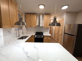 21-63 27th St #1R, Astoria, NY 11105