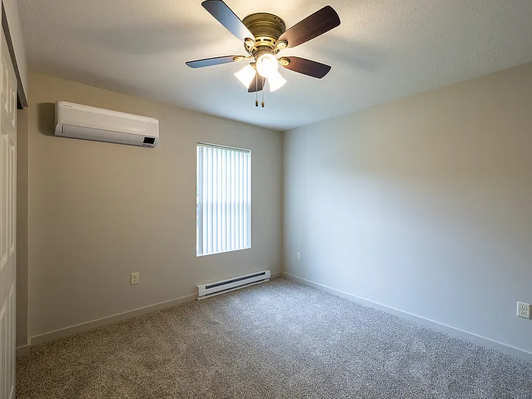 Fountain Springs Apartments — Photo 10