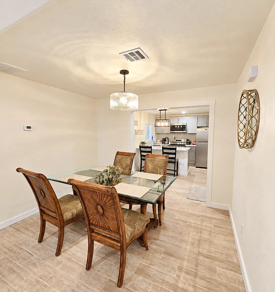 2 bed, 1.5 bath, 1048 sqft, $12,345 — Photo 4