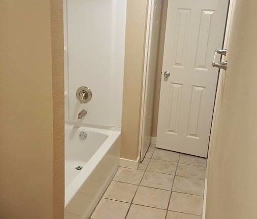 4th image of 904 Private Road 7630