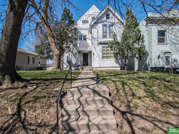1122 S 32nd St, Omaha, NE 68105