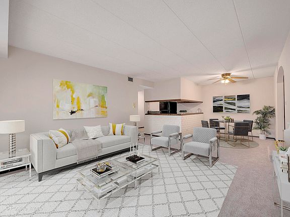 5th image of 13628 Royal Ct APT 806