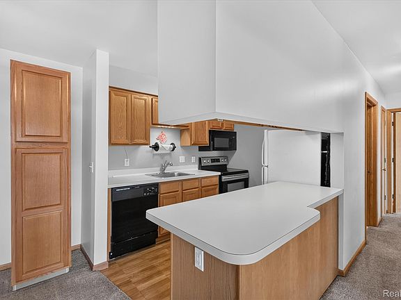 3rd image of 45720 Prairiegrass Ct