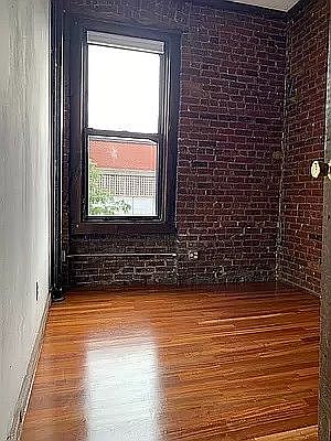 4th image of 346 E 13th St APT 13