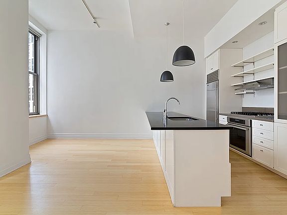 3rd image of 110 Livingston St APT 9F