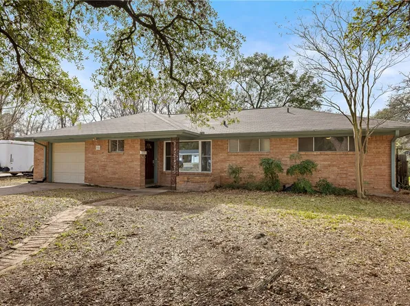 906 Briar Cliff Dr, Bryan, TX 77802