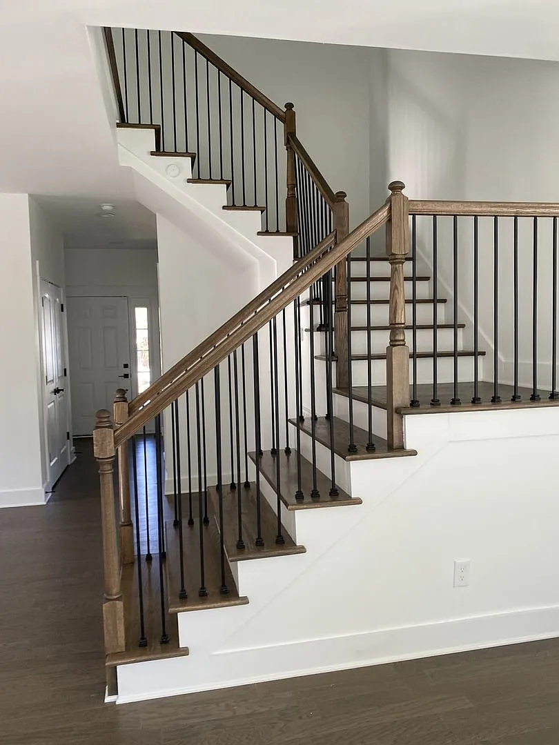 Spacious 3BR/2.5BA home in North Nashville with an abundance of natural light throughout! — Photo 2