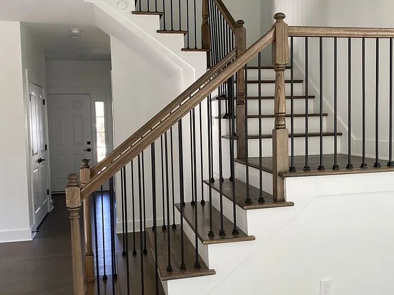 2409 Alameda St — Photo 2