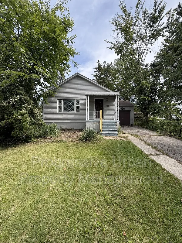 2 bed, 1.0 bath, 792 sqft, $1,395 — Photo 1