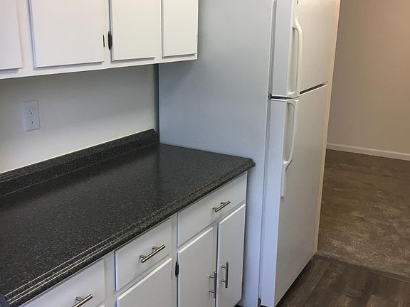 4th image of 1800 Downey St APT 7