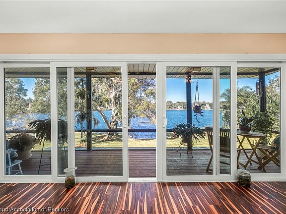 4th image of 611 Lake Blue Dr