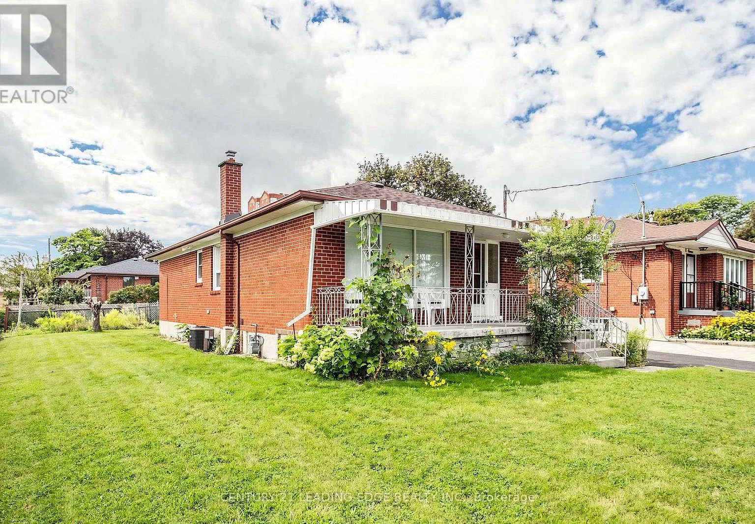 15 Maretta Ave — Photo 1