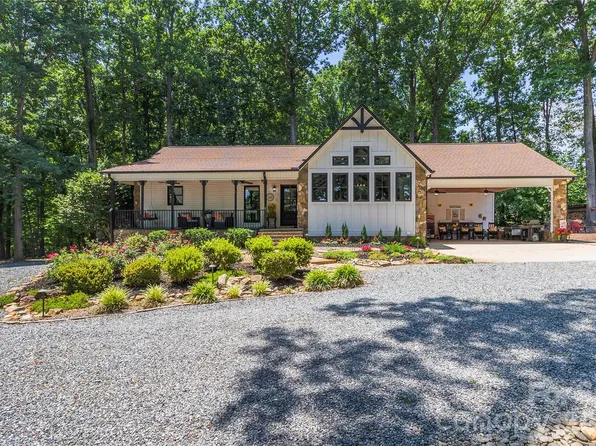 384 Rankin Hill Rd, Troutman, NC 28166
