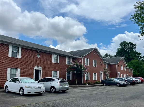 2010 Cleveland St #C16, Conway, AR 72032