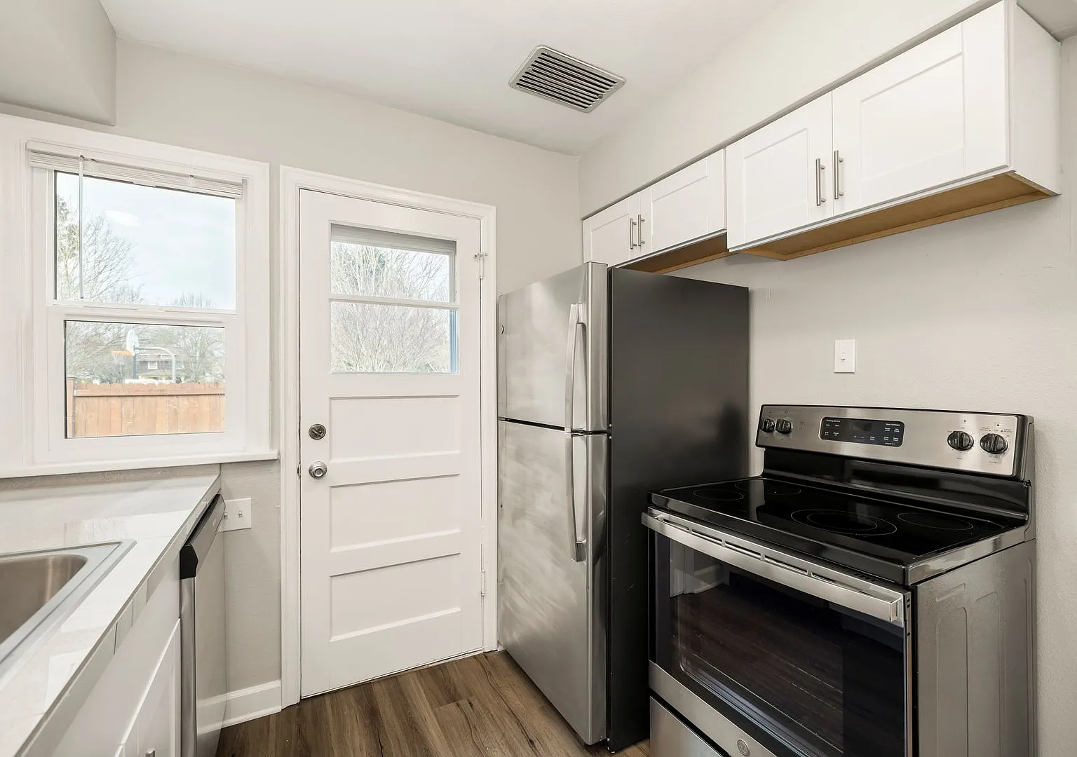 Parkside Apartments — Photo 4