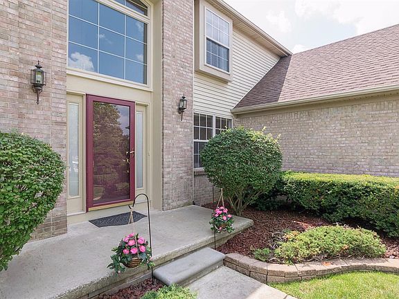 2nd image of 47065 Glastonbury Dr