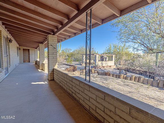 3rd image of 1551 N Sandario Rd