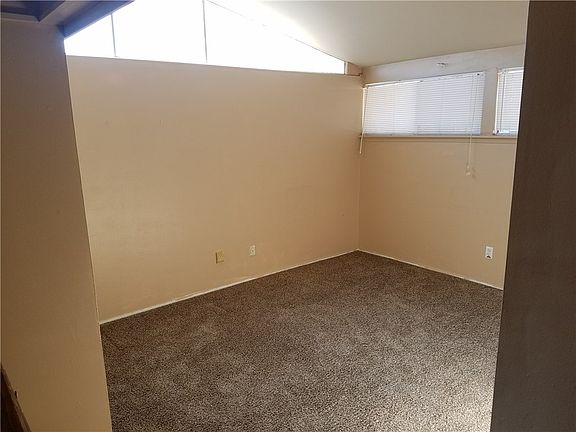 5th image of 368 Chermont Dr