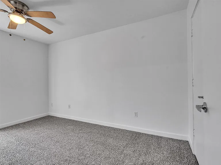 6935 Yellowstone Way Dr — Photo 13