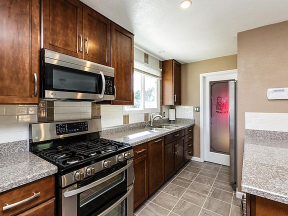 5th image of 5157 Primrose Dr