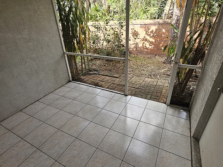 12406 Berkeley Square Dr — Photo 9