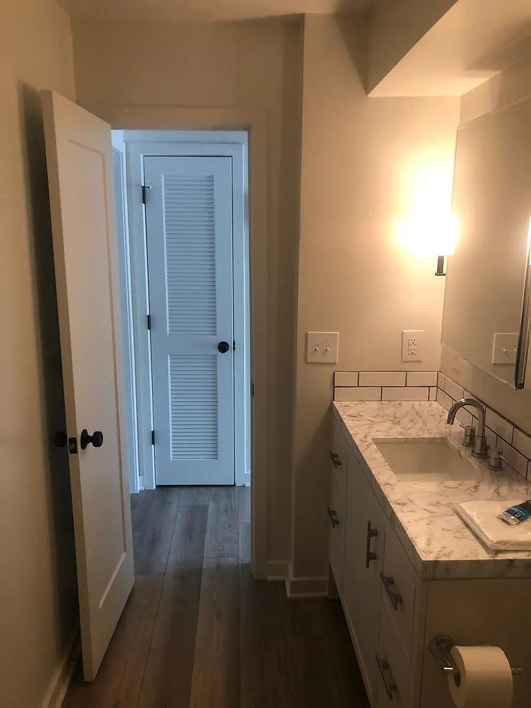 1 bed, 750 sqft, $1,200 — Photo 3