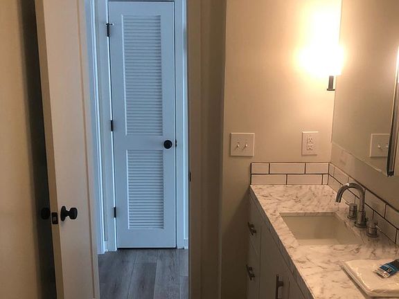 3rd image of 4515 Jefferson St #2