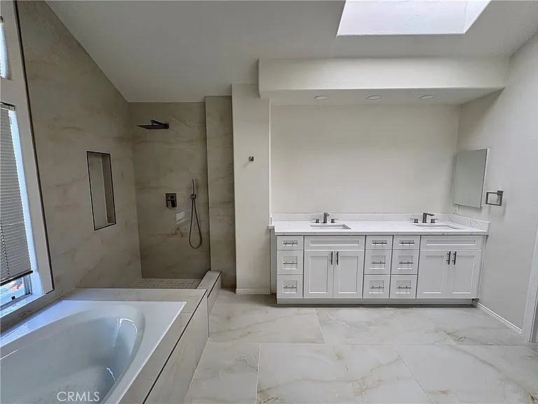 26601 White Oaks Dr — Photo 6