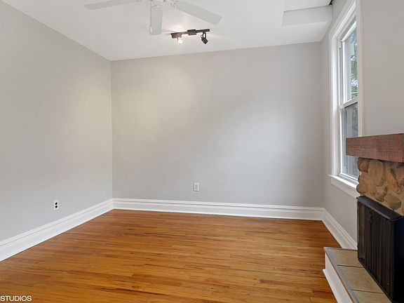 2nd image of 1837 W Dickens Ave #2R