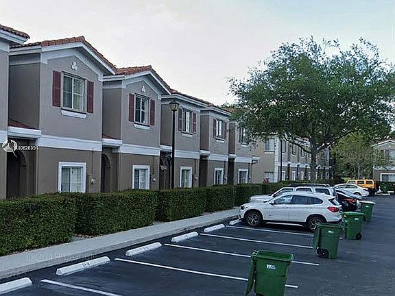 4th image of 4512 Woodland Cir #4512