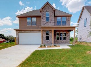 106 Brooks Dr, Terrell, TX 75160