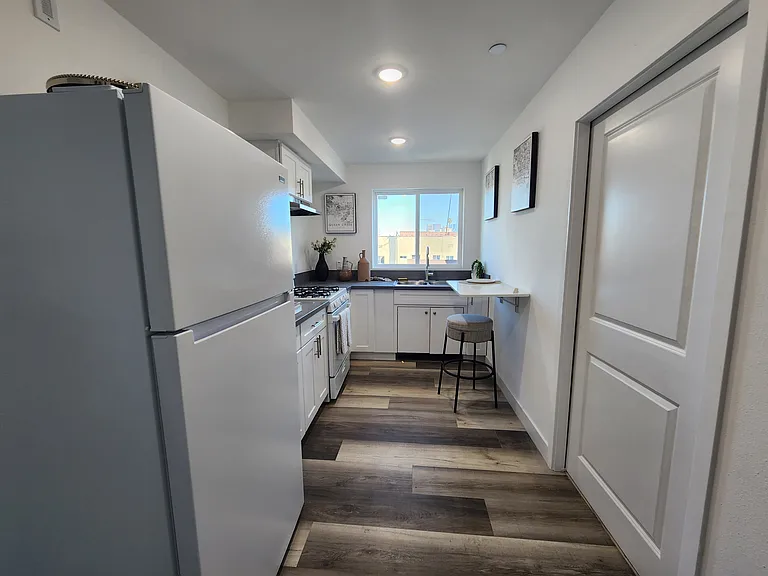 2837 San Marino St #1 — Photo 12