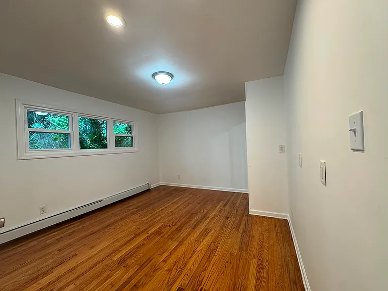 1319 Bryn Mawr St #1 — Photo 10