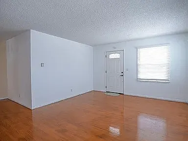 4 bed, 1539 sqft, $4,250 — Photo 2