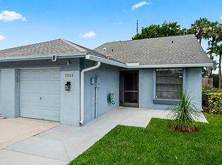 7952 Aztec Ct, Lake Worth, FL 33463